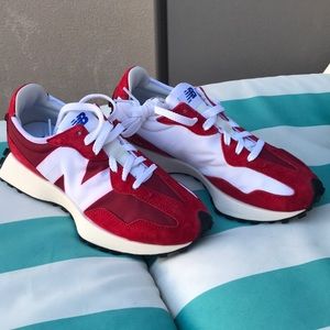 NIB Unisex New Balance 327 Size 8 and 7.5